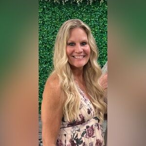 Meet your Posher, Debbie